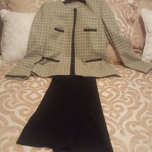 Tahari 2 piece pant set..